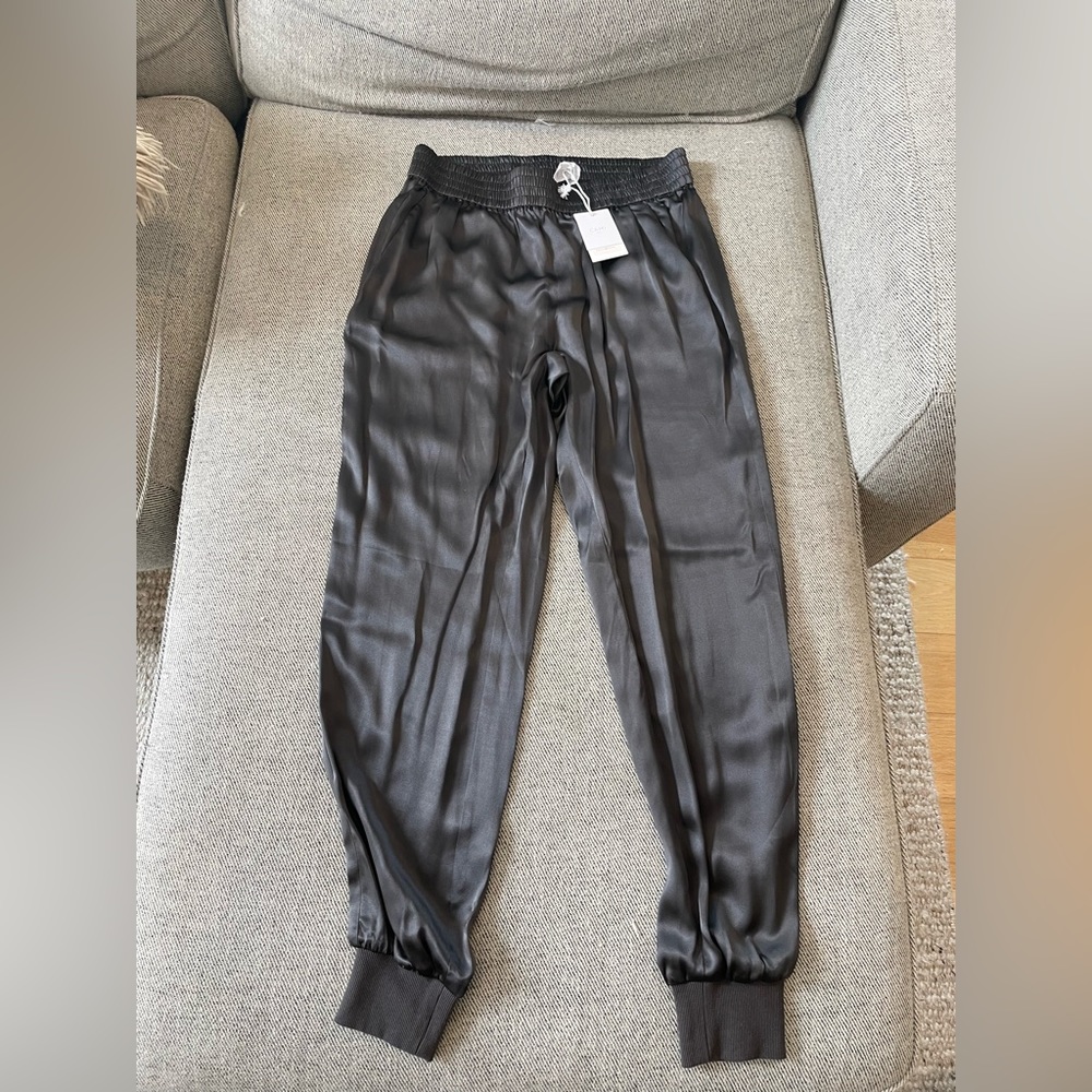 NWT Cami NYC 100% Silk Sadie Pant in seize Small and Charcoal Color